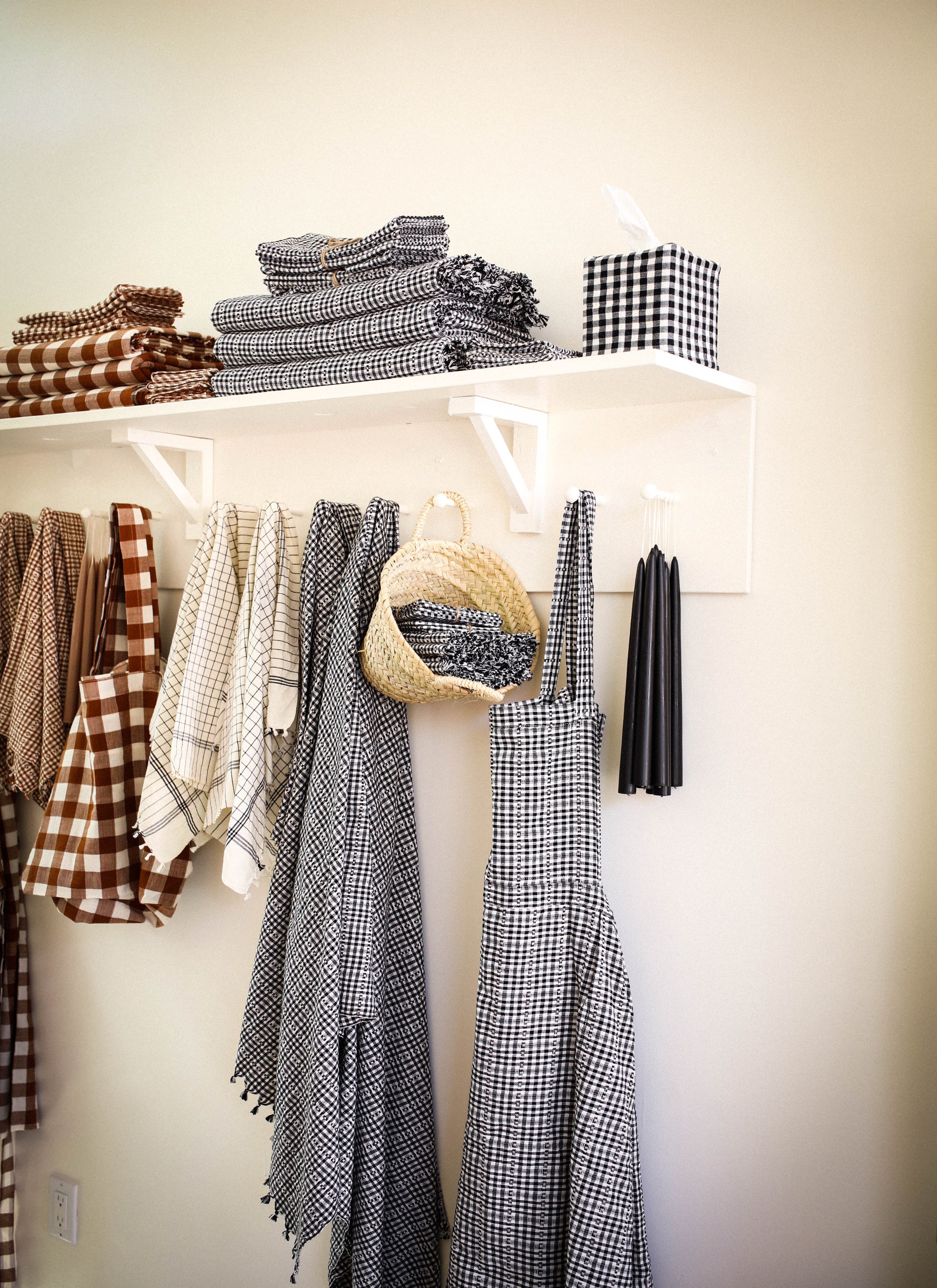 SOHO - Black Tablecloth