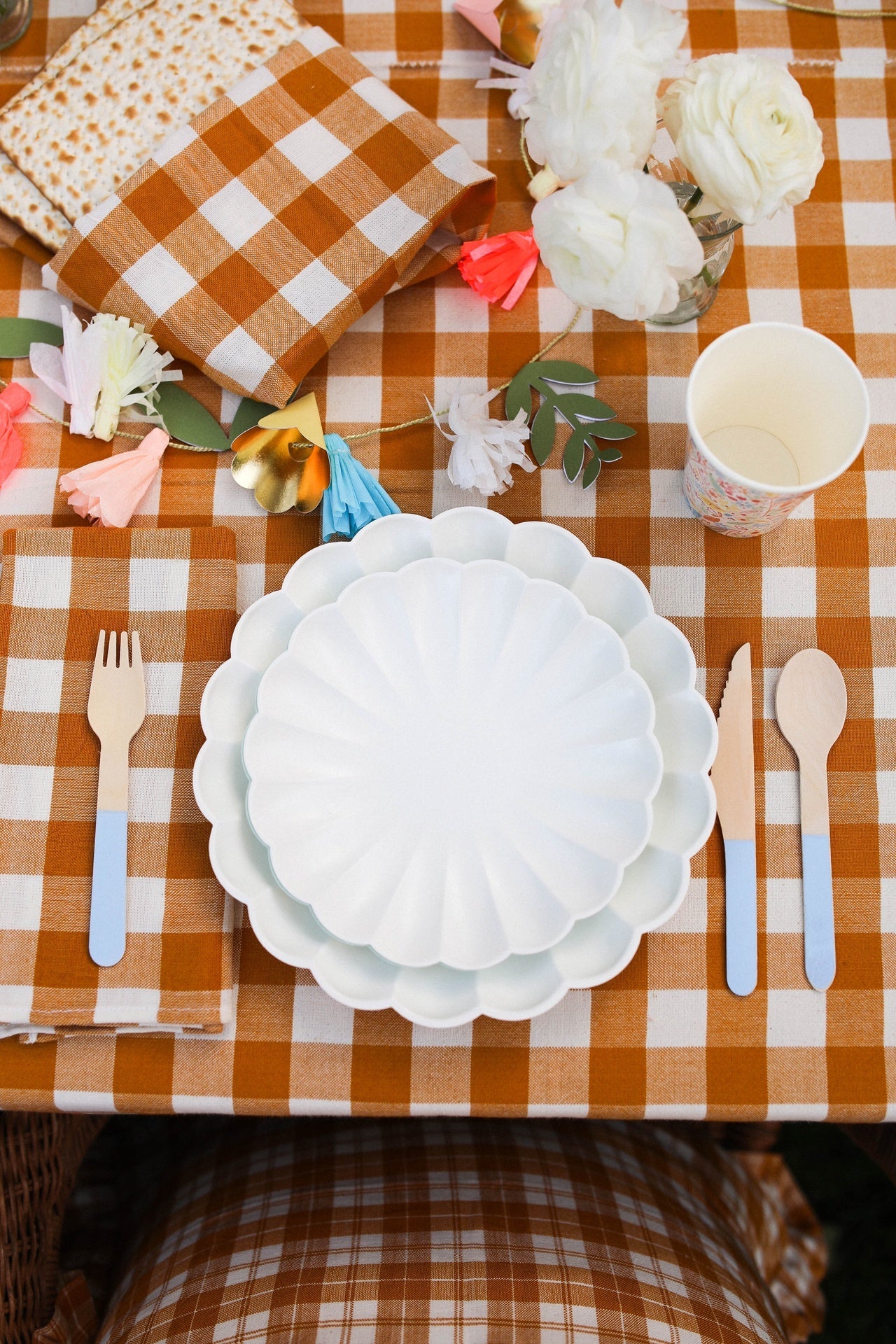 Large Cream Compostable Plates (x8)