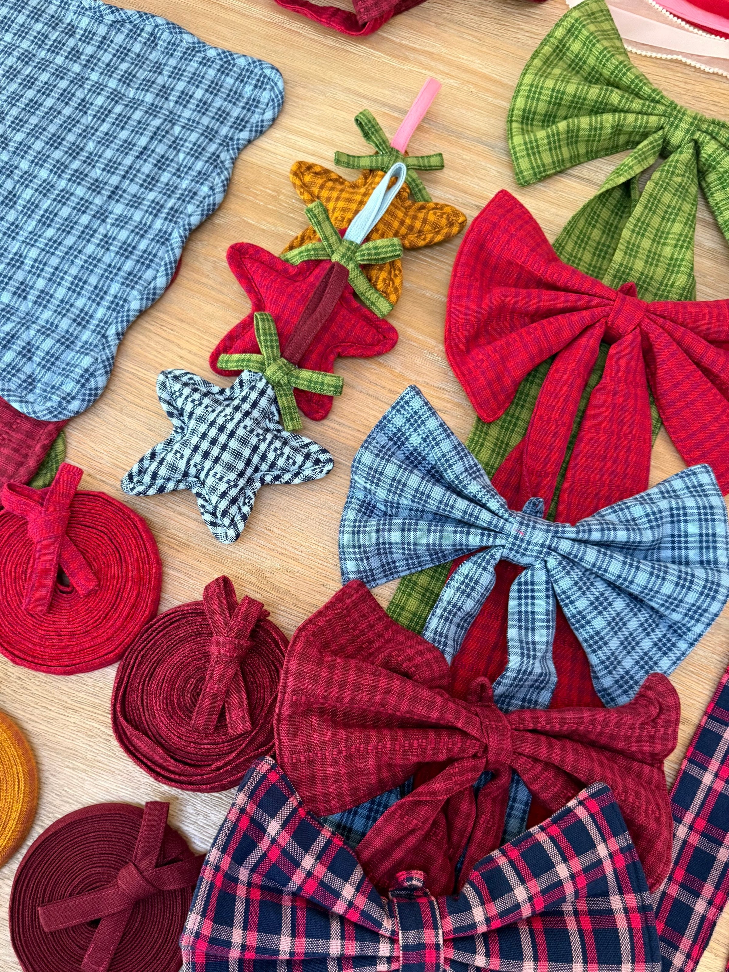 KATHERINE PLAID - Midnight Scalloped Quilted Placemat