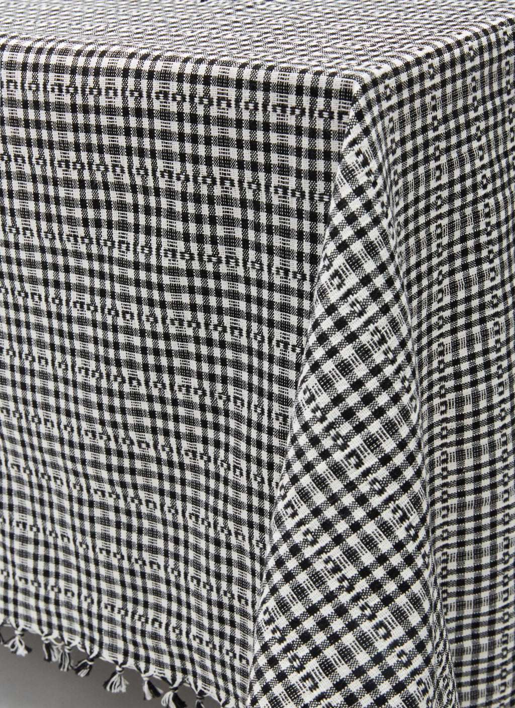 SOHO - Black Tablecloth