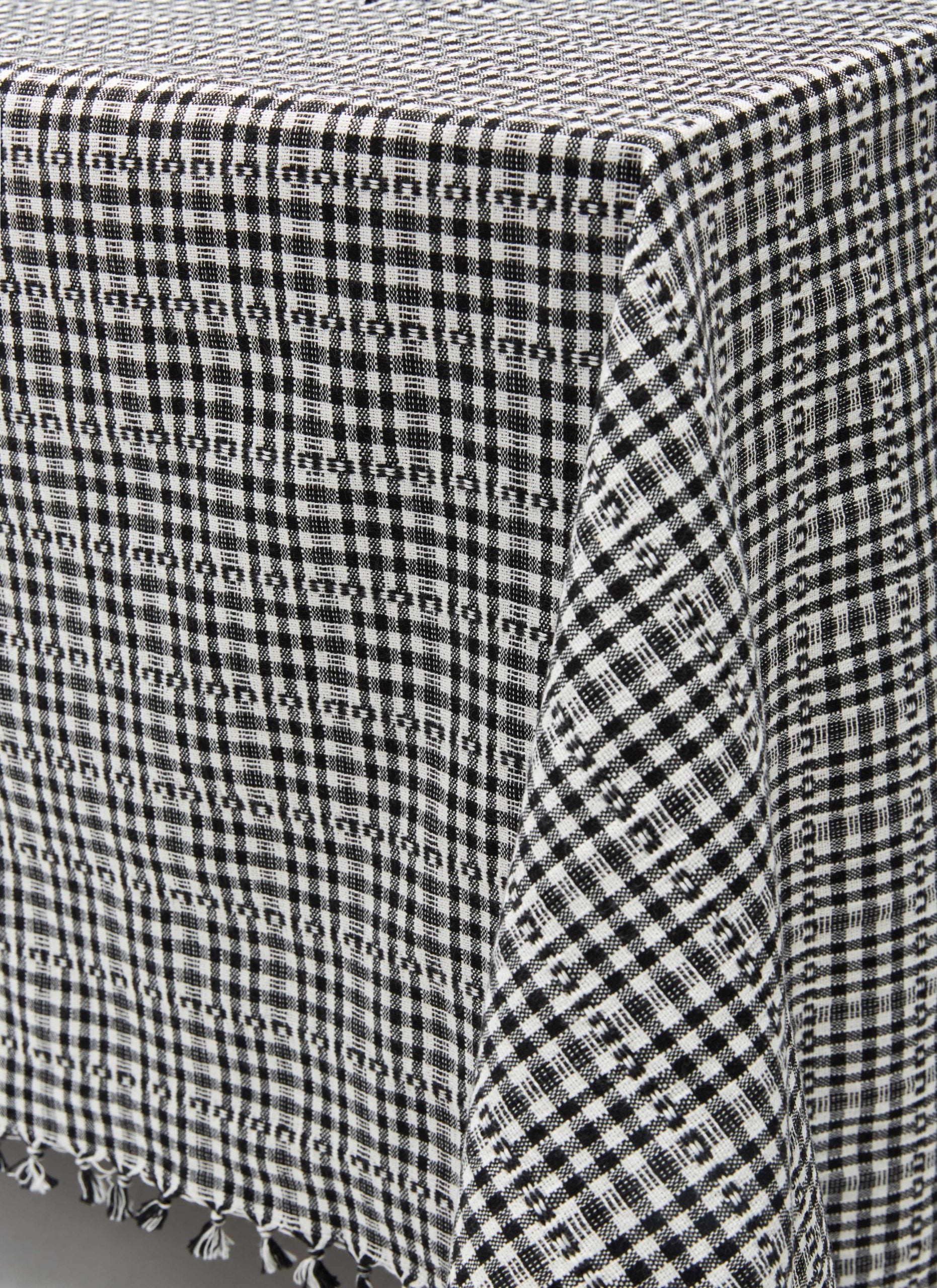 SOHO - Black Tablecloth